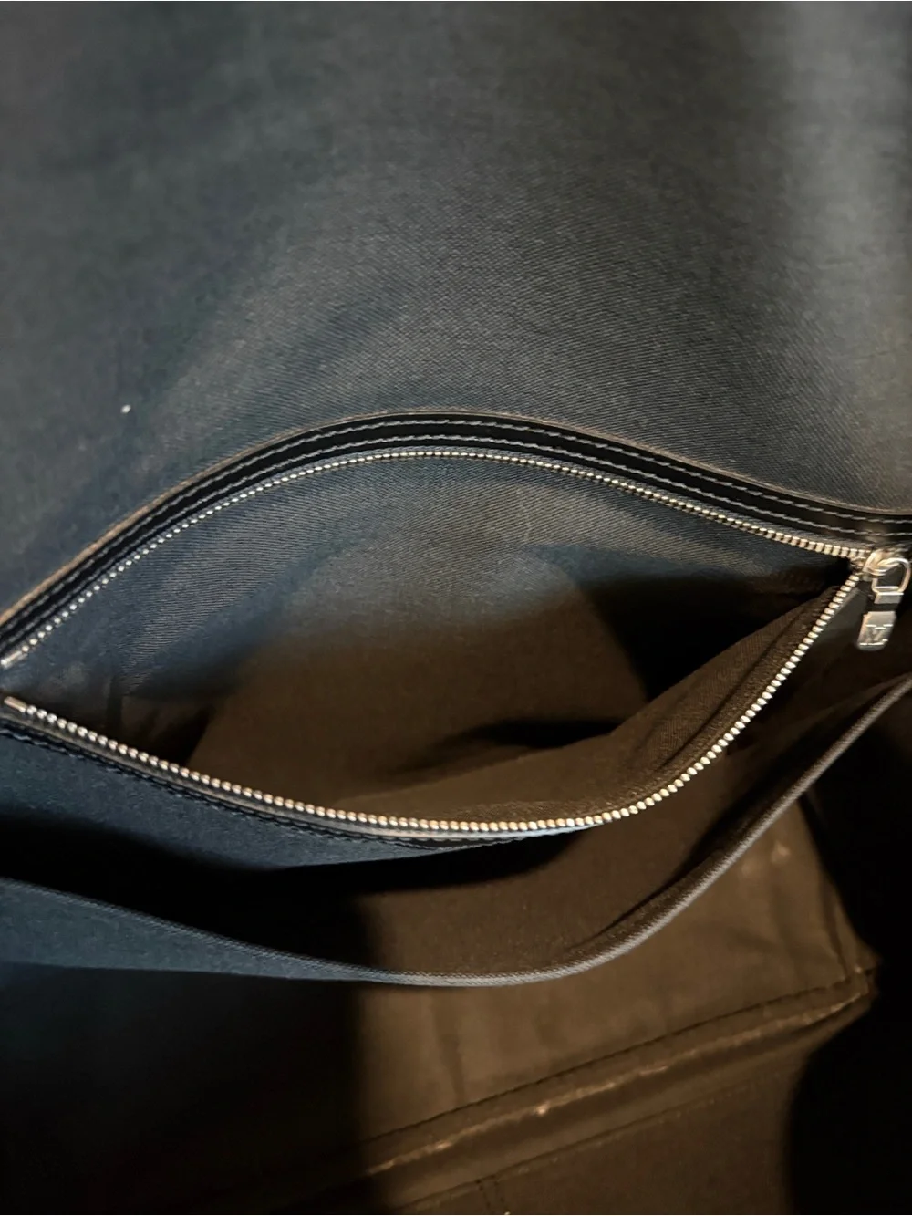 Louis Vuitton Green Taiga Leather Nylon Shoulder Bag